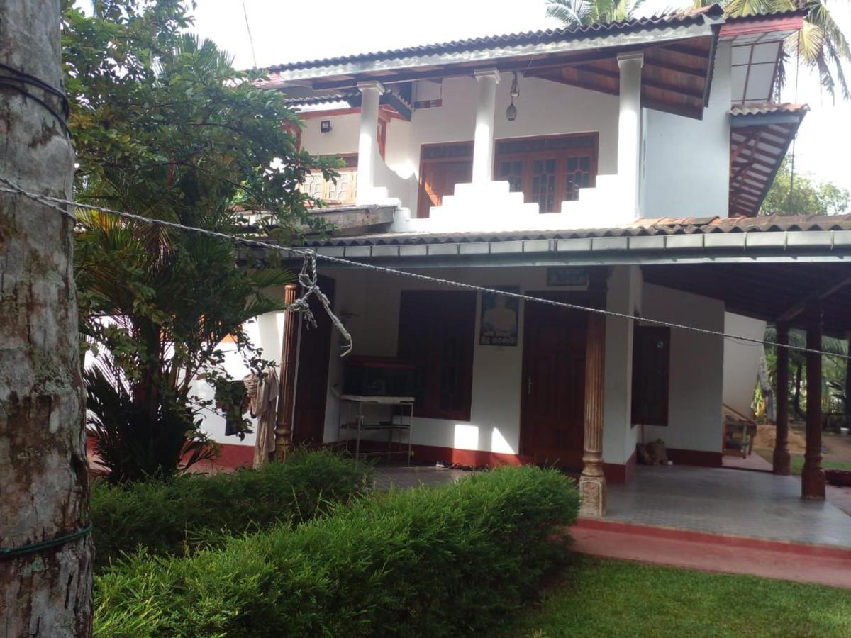 Bussa Jayanath Villa מראה חיצוני תמונה